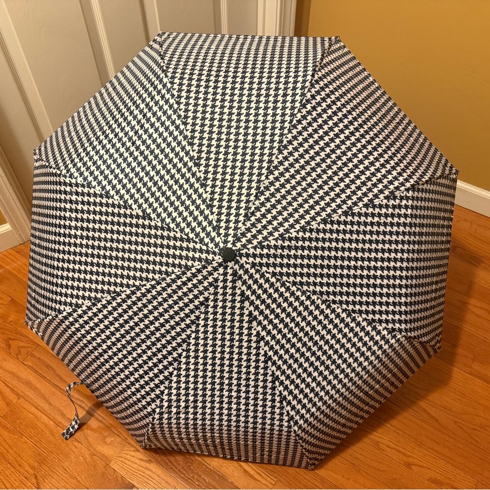 Chic French umbrella with houndstooth pattern and gold handle，Brand new